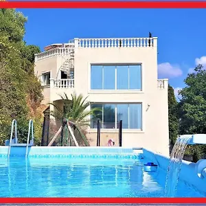 https://nice-plage-villa-vue-mer.fr-provencehotel.com